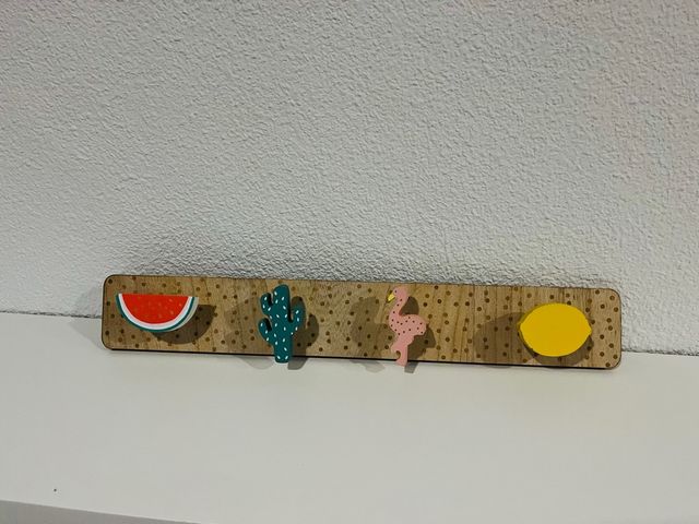 Perchero madera frutas-flamenco