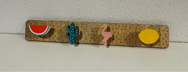 Perchero madera frutas-flamenco