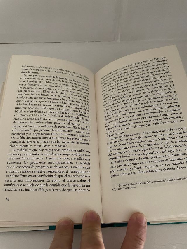 Varios libros disponibles.