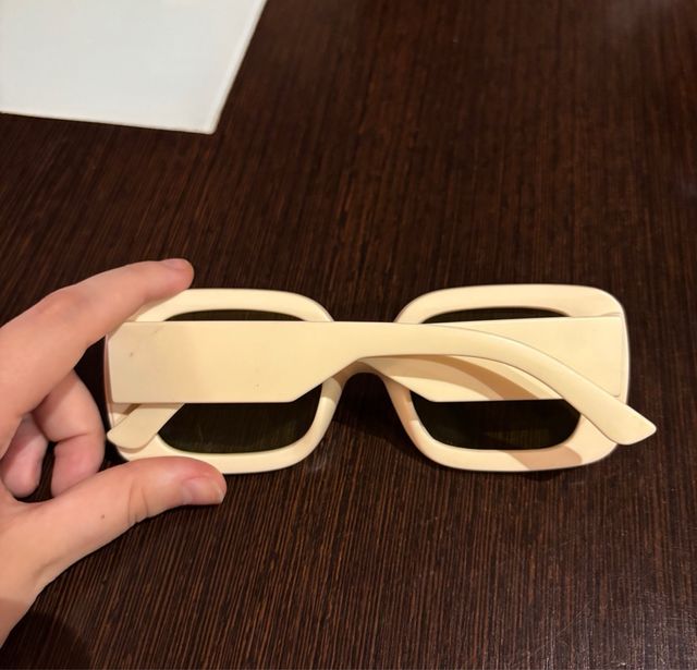 Gafas Bershka  - Beige y Amarillas