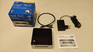 Intel NUC5i3RYH Mini PC