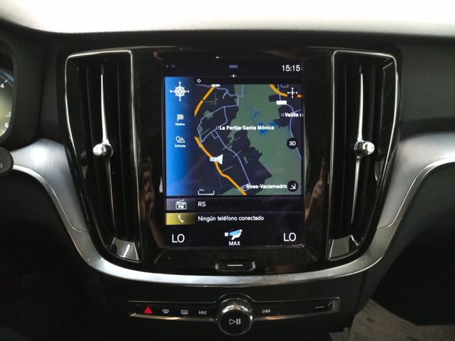 Volvo V60 Momentum Pro