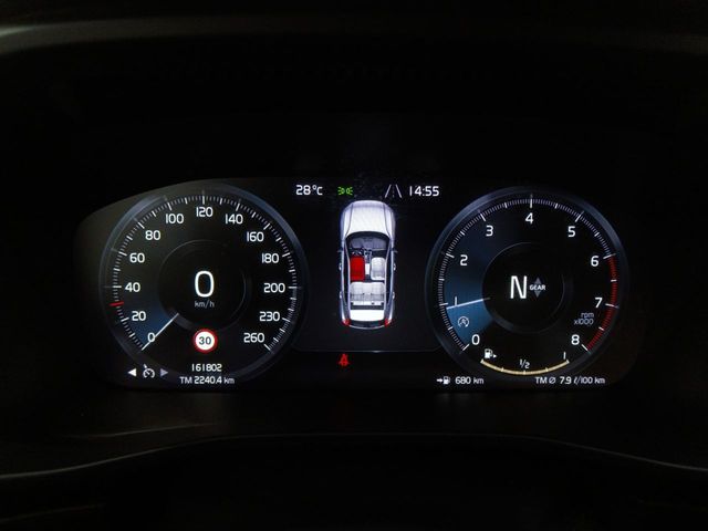 Volvo XC40 Momentum Core 2WD