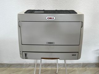 Impresora OKI C824 láser 