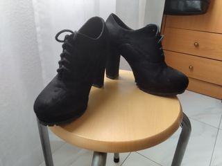 Botines ante mujer