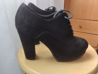 Botines ante mujer