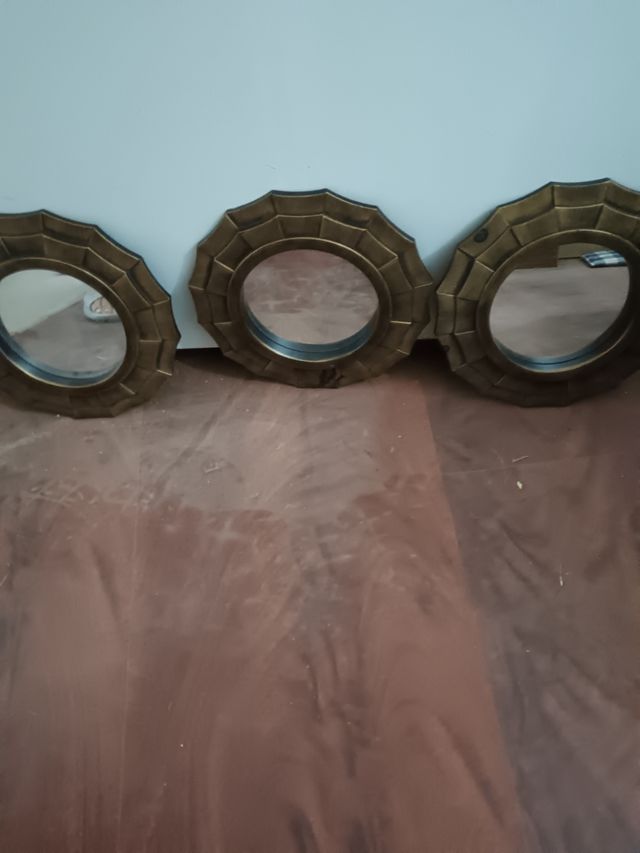 3 Espejos dorados redondos