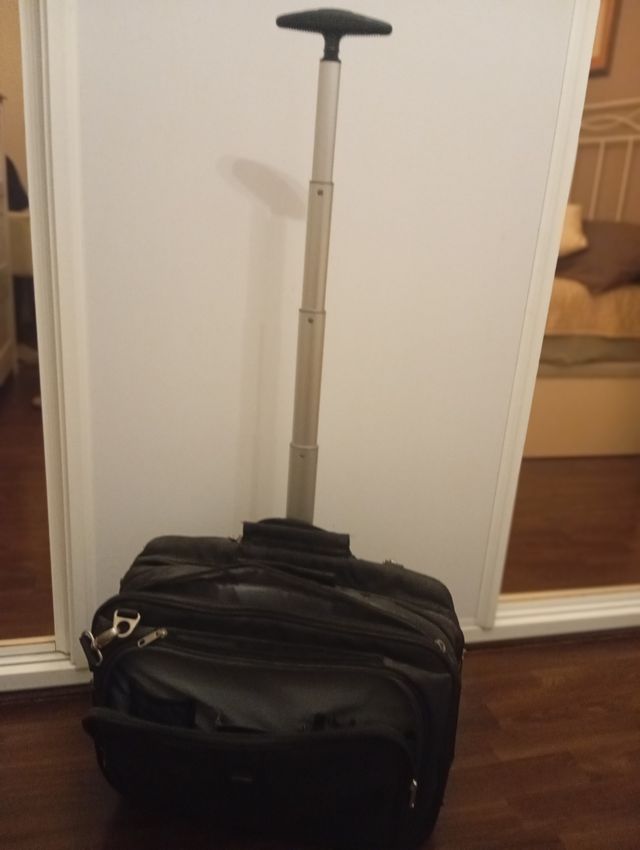 Maleta Portátil con Ruedas - Negra