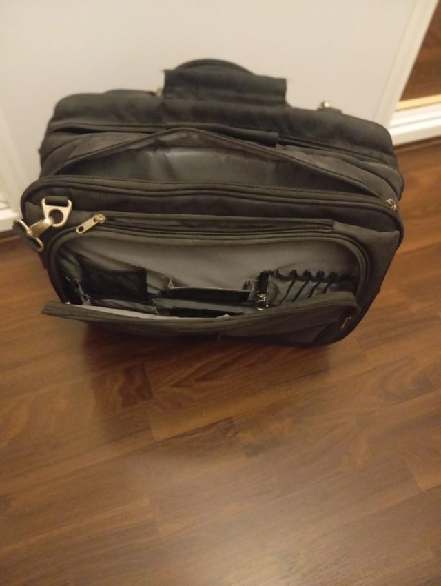 Maleta Portátil con Ruedas - Negra