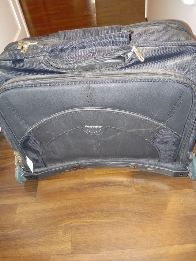 Maleta Portátil con Ruedas - Negra