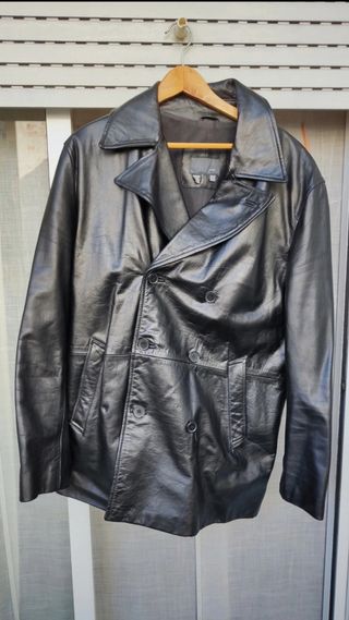 Cazadora Zara 100% cuero negra.