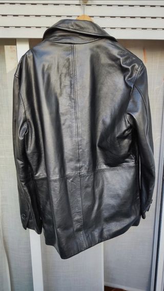 Cazadora Zara 100% cuero negra.