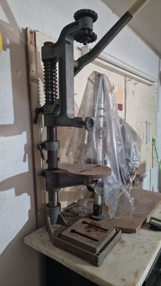 Taladro prensa antiguo profesional