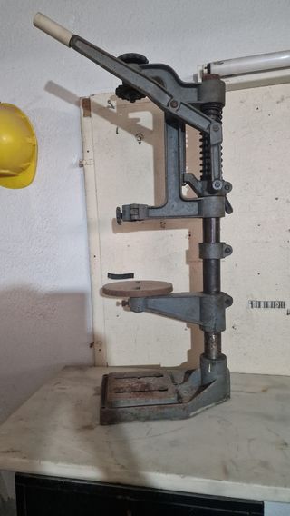 Taladro prensa antiguo profesional