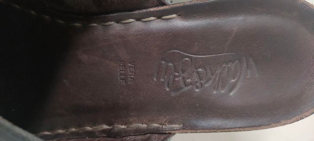 Zuecos piel azul cómodos