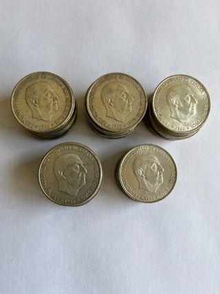 Quedan 7 monedas 100 ptas. Franco plata.