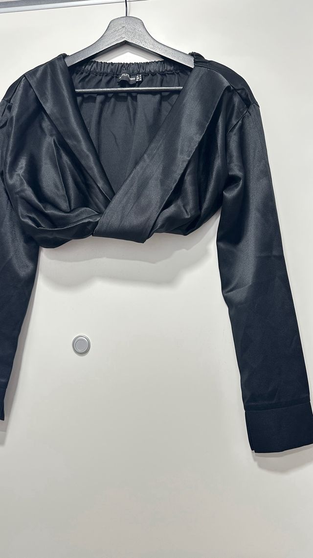 Top negro satinado talla S