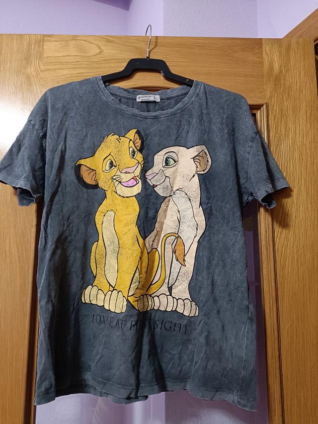 Camiseta Pull&Bear Simba y Nala