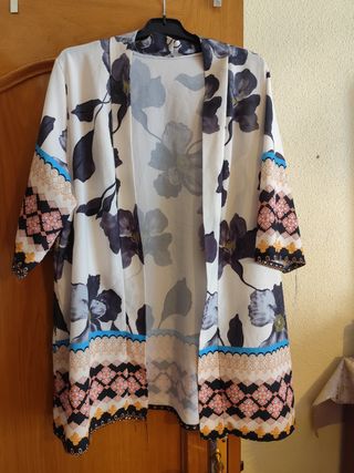 Traje pantalón estampado flores