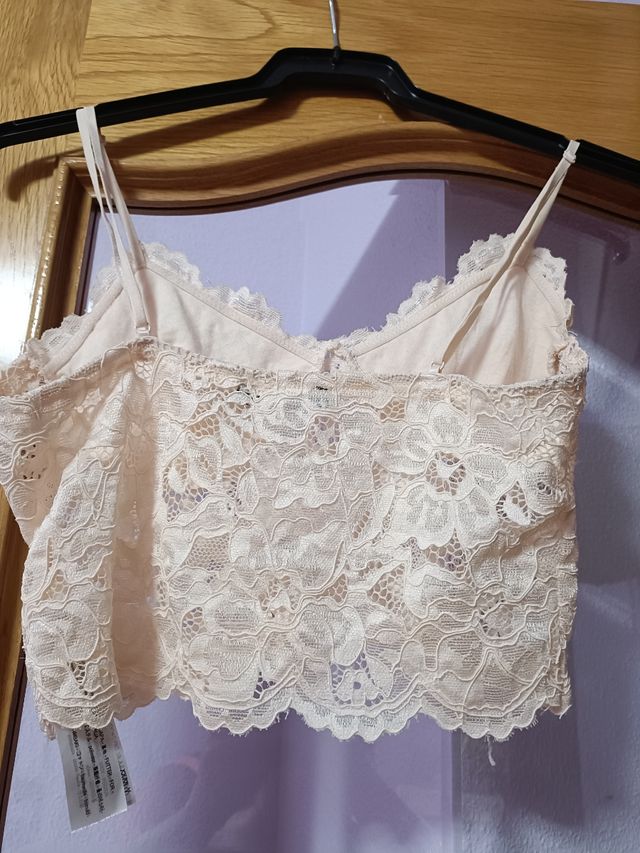 Top encaje beige