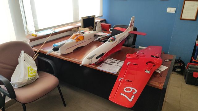 Aviones RC: STREGA - ¡Sin usar!