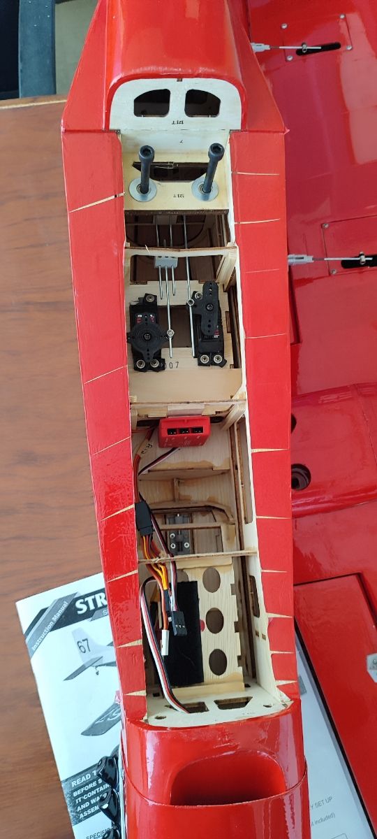 Aviones RC: STREGA - ¡Sin usar!