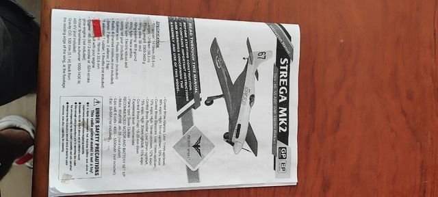 Aviones RC: STREGA - ¡Sin usar!