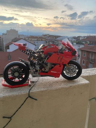 Lego Ducati Panigale V4