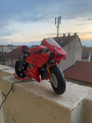 Lego Ducati Panigale V4