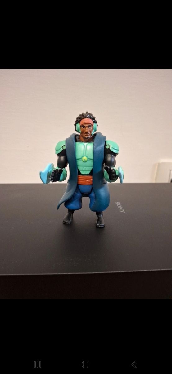 2 statuette serie Big Hero 6