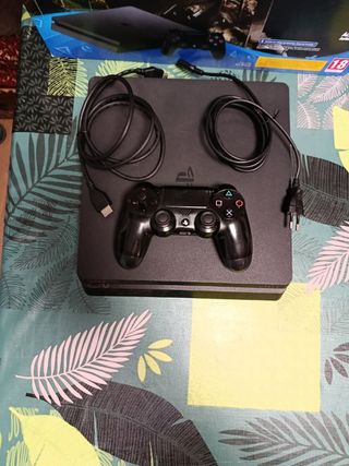 PS4 (PlayStation 4) 500GB + Call of Duty MW