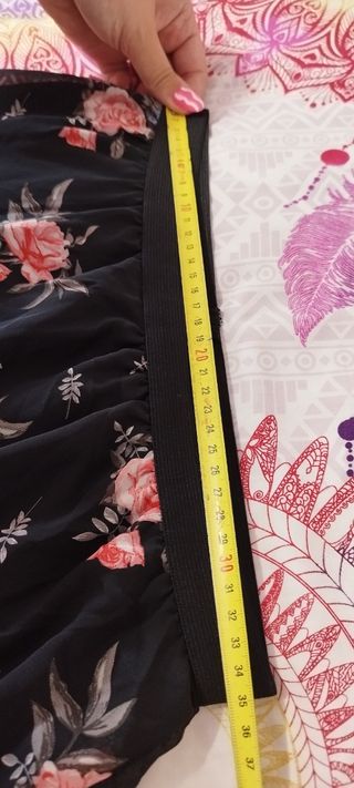 Falda midi H&M flores negra 