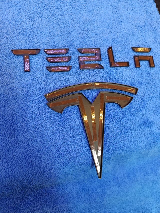 Servicio Instalacion Adhesivo Emblemas