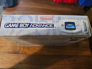 Game Boy Advance blanca - con caja y manuales
