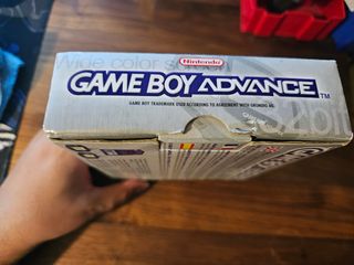 Game Boy Advance blanca - con caja y manuales