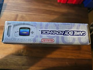 Game Boy Advance blanca - con caja y manuales