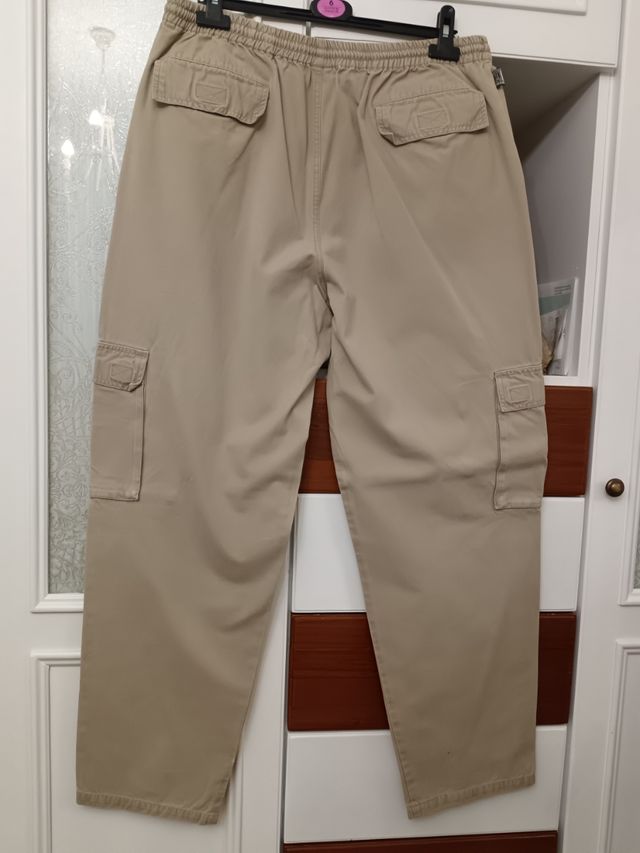 Pantalones cargo beige