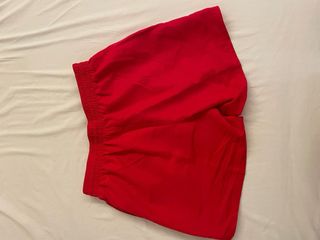 bañador Nike rojo.