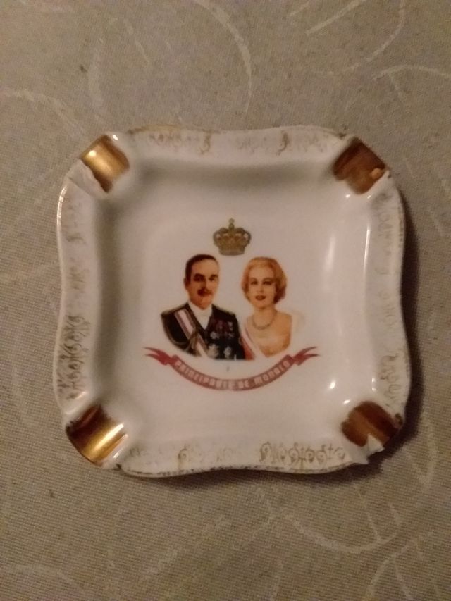 Cinzeiro Príncipe Mônaco Vintage