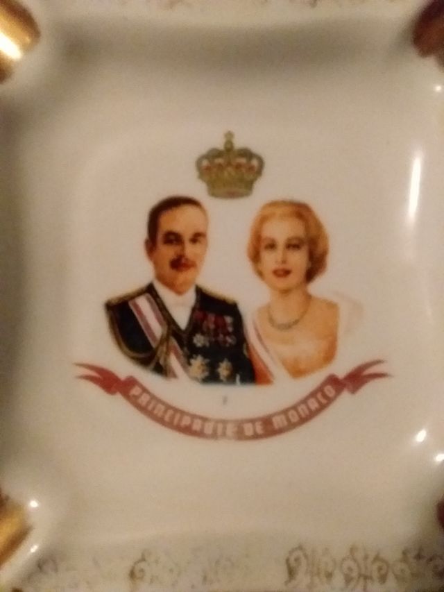 Cinzeiro Príncipe Mônaco Vintage