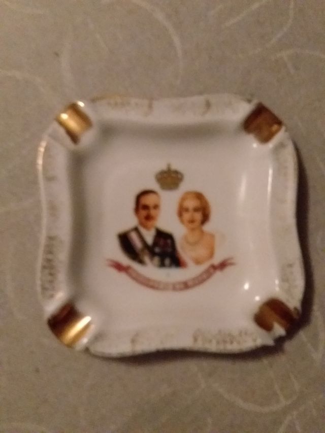 Cinzeiro Príncipe Mônaco Vintage