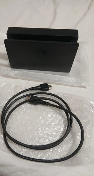 Nintendo Switch: Base + 2 Joy-Con