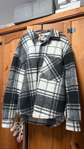 Chaqueta blanco-negro negociable,suave,agradable