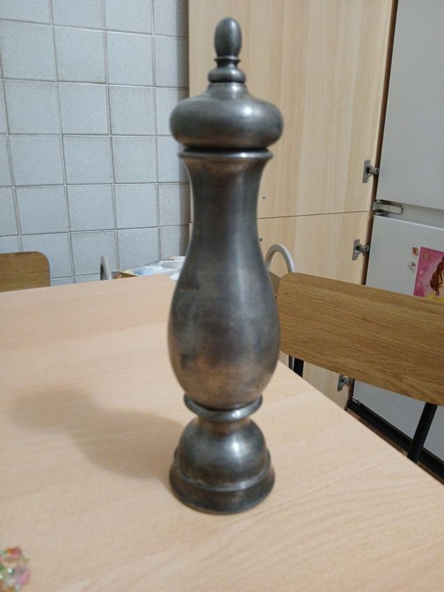 Pepiera vintage in metallo argentato