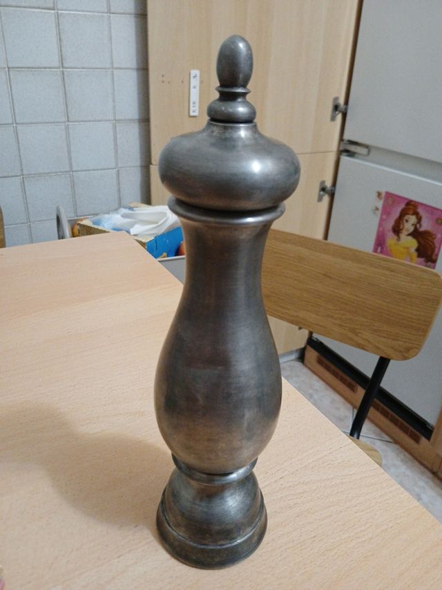 Pepiera vintage in metallo argentato