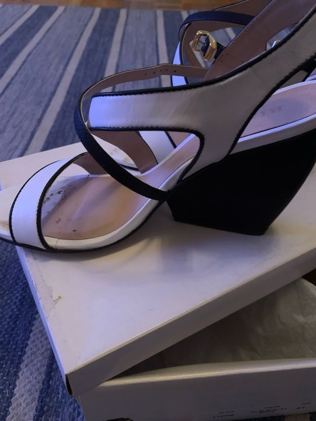 Sandalias tacón blanco-negro