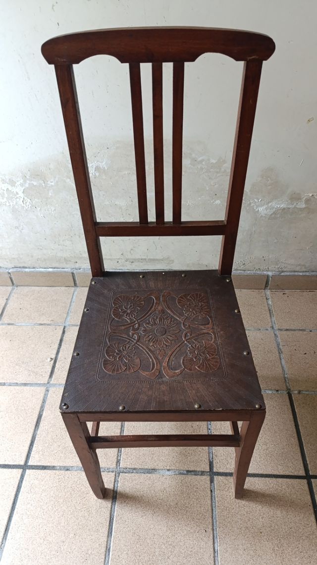 2 Sillas Antiguas de Madera