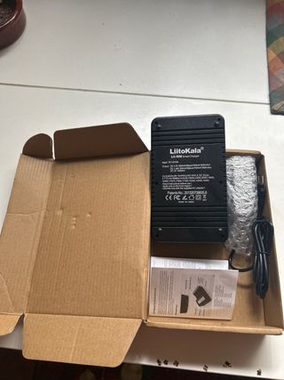 Litokala Lii-500: Cargador Baterías