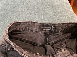 Shorts vaqueros Stradivarius negros - Rotos
