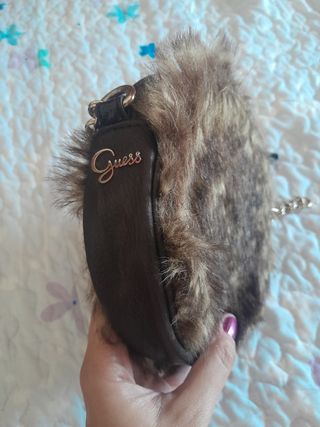 Bolso Guess - Marrón, Peludo, 15cm